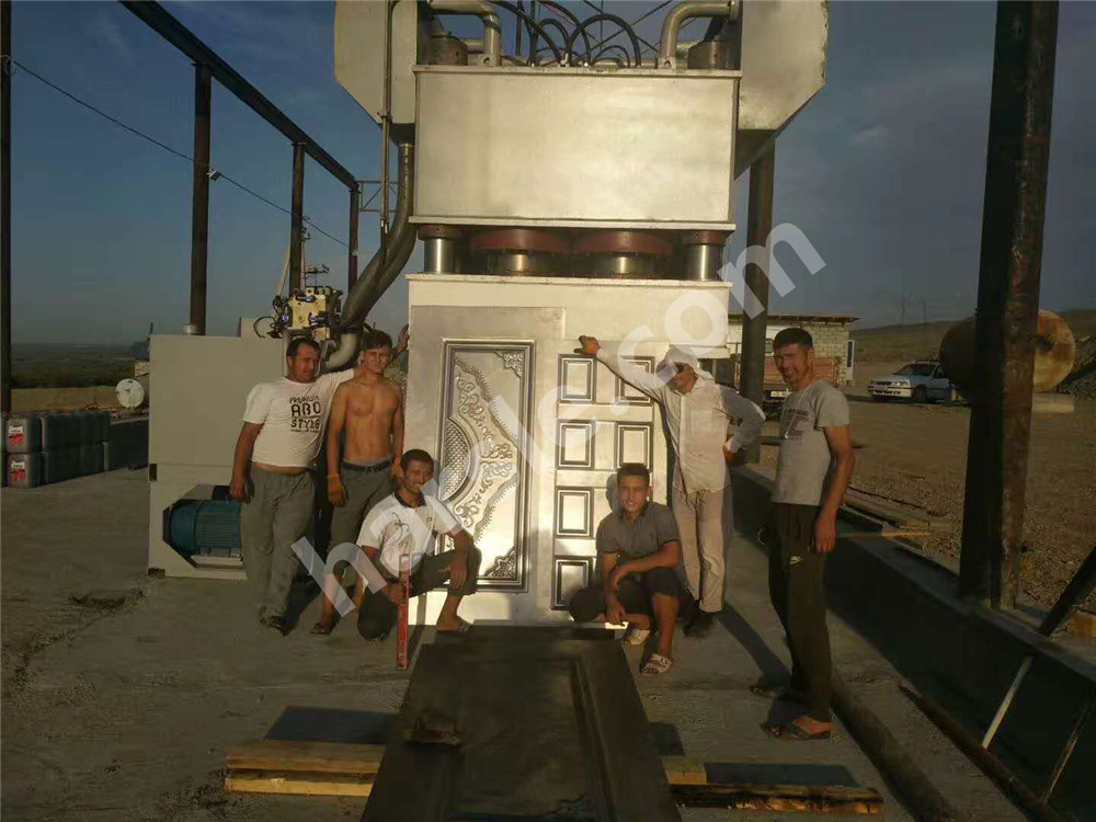 Installazione d'acciaio della goffratrice della porta di HARSLE nell'Uzbekistan